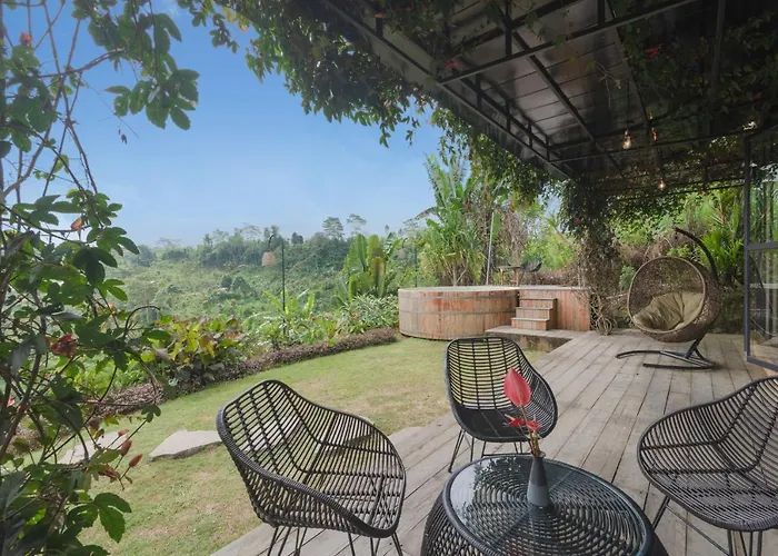 Kayukopi Villa *